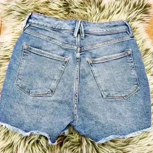 Good American Size 2 Distressed Shorts‎ - Picture 6 of 7